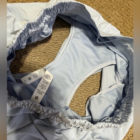 Lululemon | Hotty Hot Low-Rise Lined Short 2.5" Inseam in Powder Blue - Picture 7 of 16